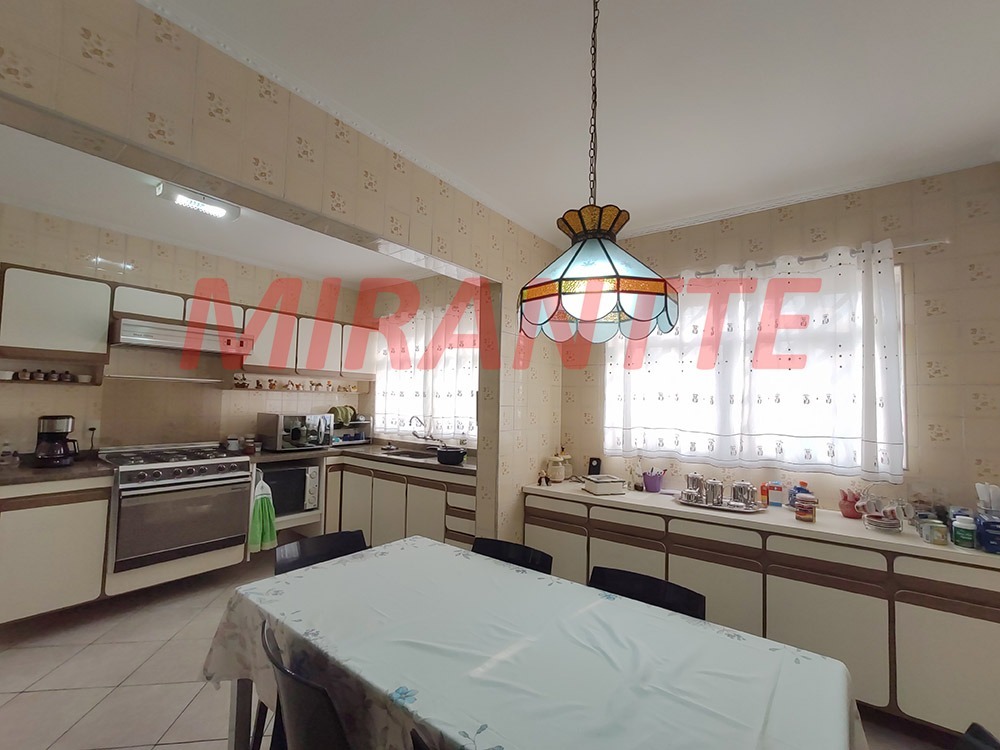 Sobrado de 221m² com 3 quartos em Vila Irmaos Arnoni