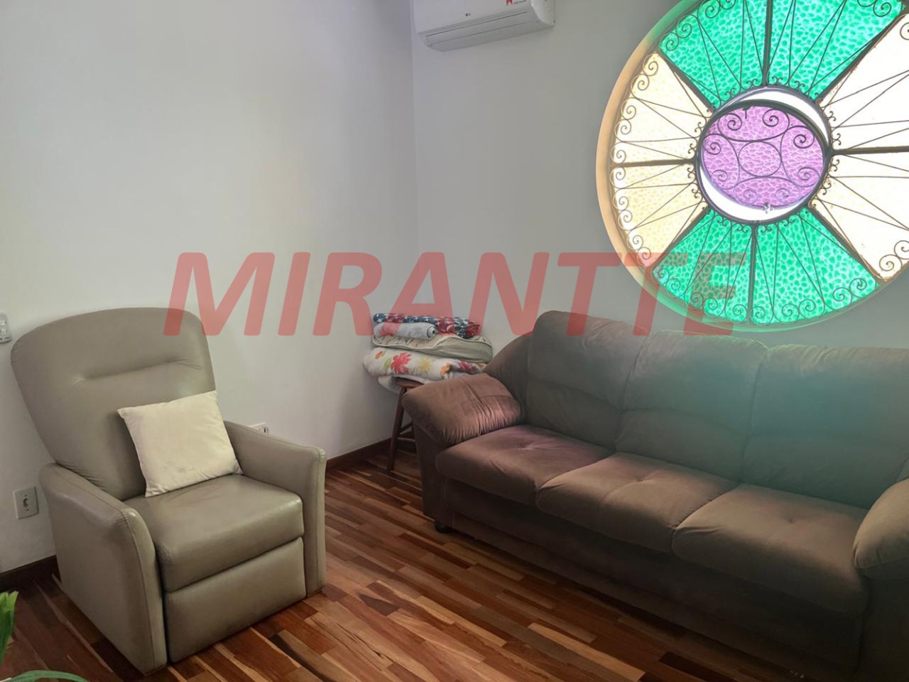 Sobrado de 194m² com 4 quartos em Jardim França