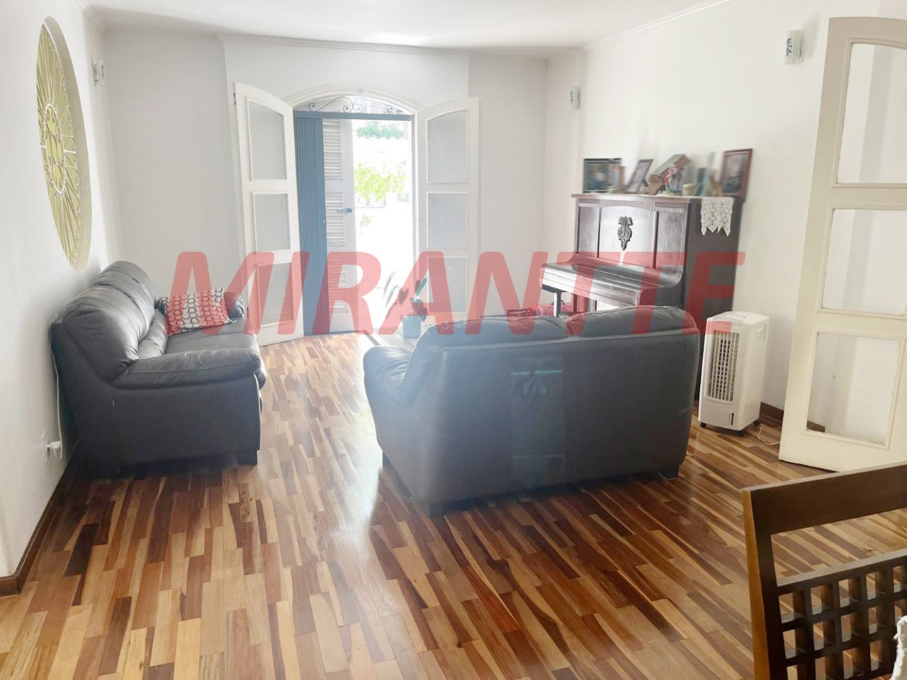 Sobrado de 194m² com 4 quartos em Jardim França