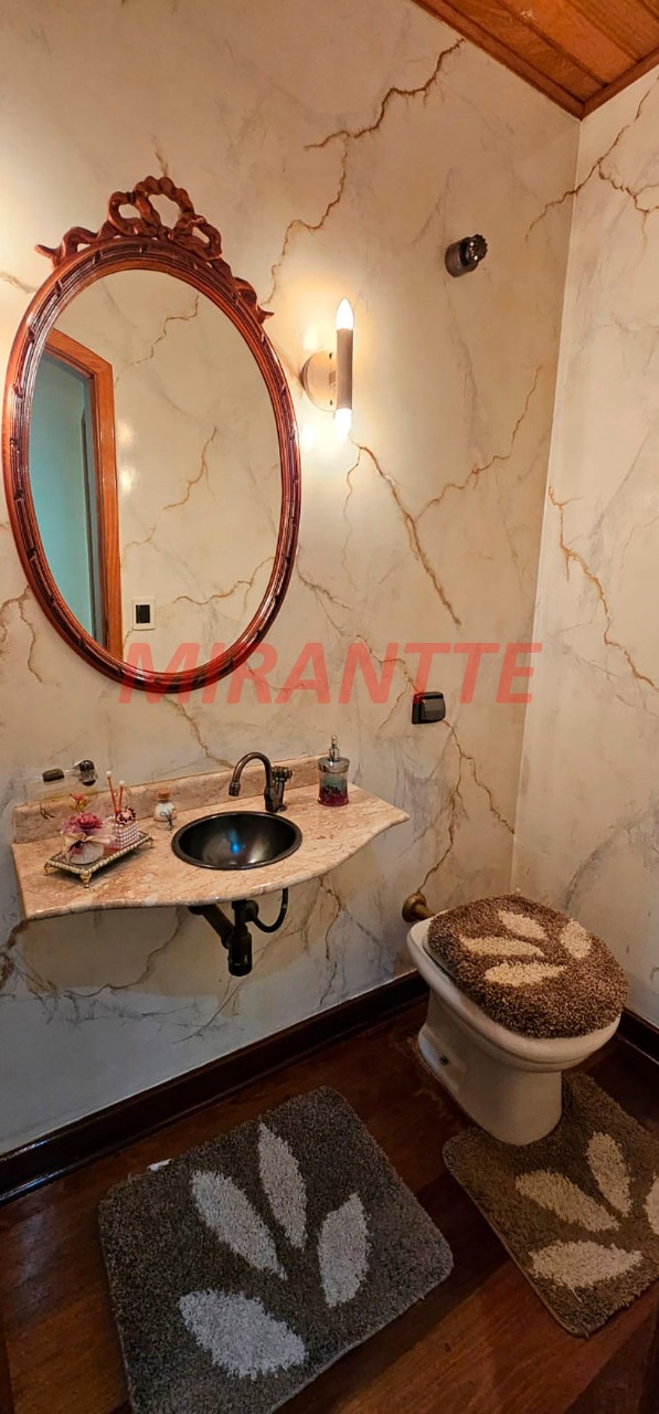 Sobrado de 308m² com 3 quartos em Vila Irmaos Arnoni