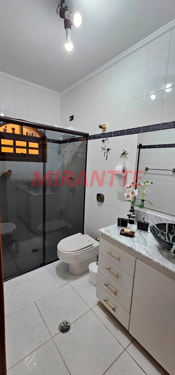 Sobrado de 308m² com 3 quartos em Vila Irmaos Arnoni