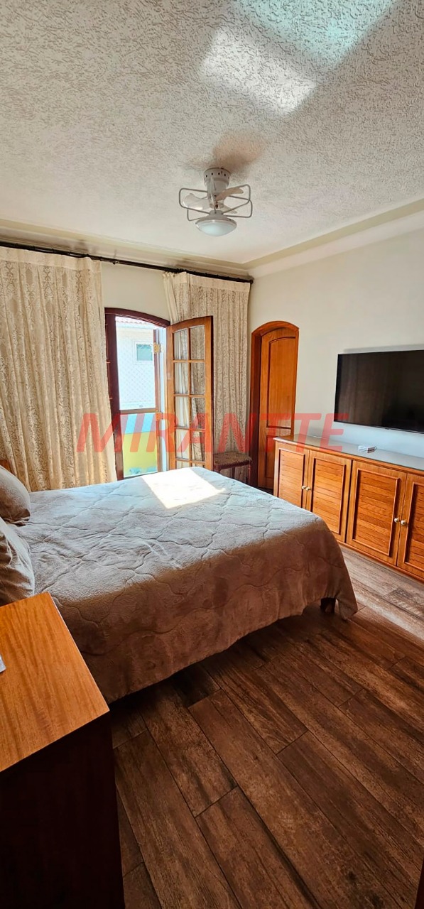 Sobrado de 308m² com 3 quartos em Vila Irmaos Arnoni