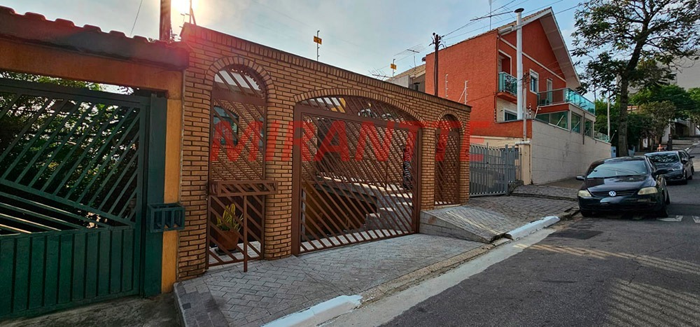 Sobrado de 308m² com 3 quartos em Vila Irmaos Arnoni