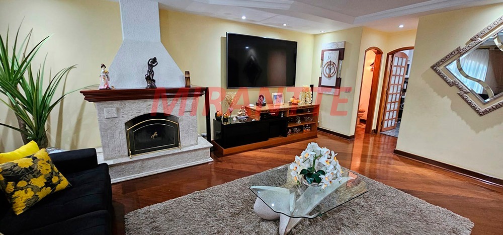 Sobrado de 308m² com 3 quartos em Vila Irmaos Arnoni