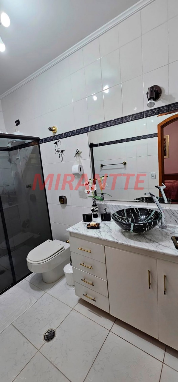 Sobrado de 308m² com 3 quartos em Vila Irmaos Arnoni