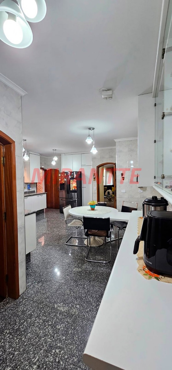 Sobrado de 308m² com 3 quartos em Vila Irmaos Arnoni