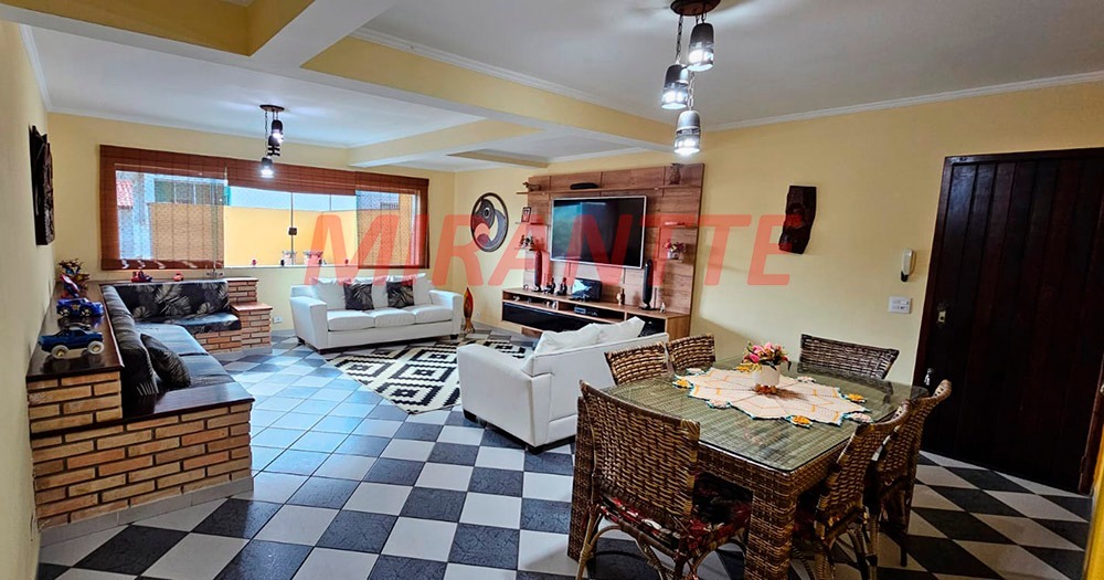 Sobrado de 308m² com 3 quartos em Vila Irmaos Arnoni