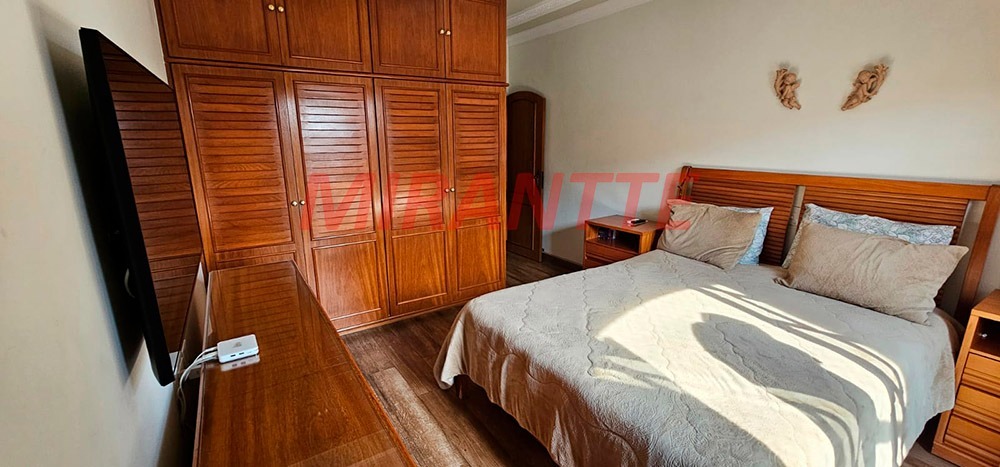 Sobrado de 308m² com 3 quartos em Vila Irmaos Arnoni