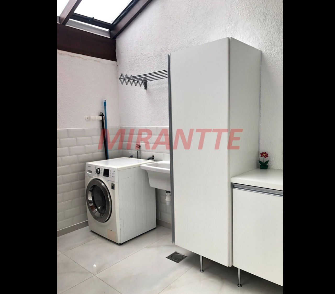 Cond. fechado de 108.88m² com 3 quartos em Jardim Leonor Mendes De Barros