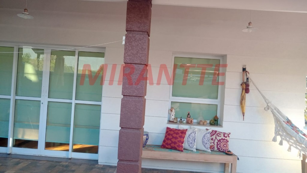 Cond. fechado de 350m² com 3 quartos em Suiça da Cantareira