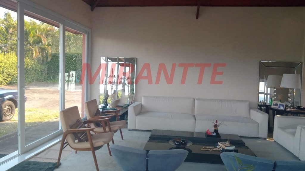 Cond. fechado de 350m² com 3 quartos em Suiça da Cantareira