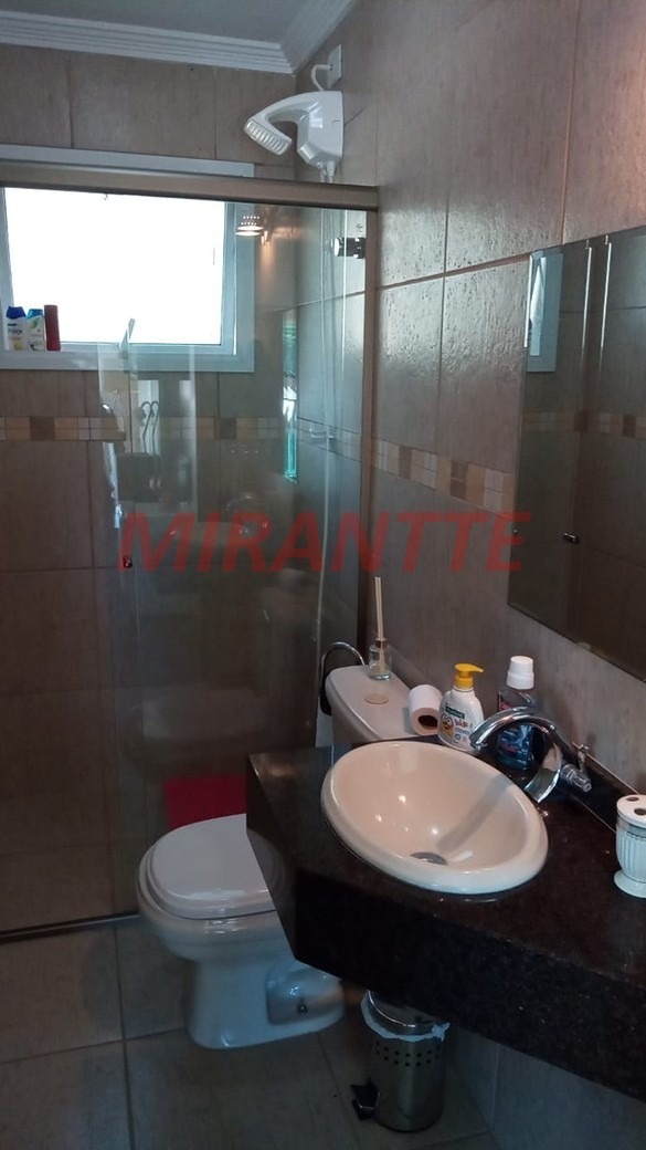 Cond. fechado de 350m² com 3 quartos em Suiça da Cantareira