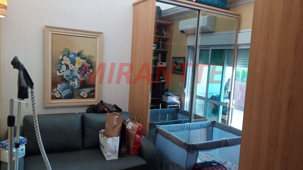 Cond. fechado de 350m² com 3 quartos em Suiça da Cantareira