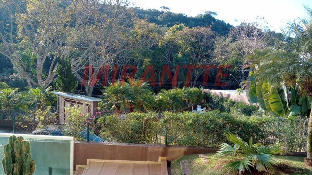 Cond. fechado de 350m² com 3 quartos em Suiça da Cantareira