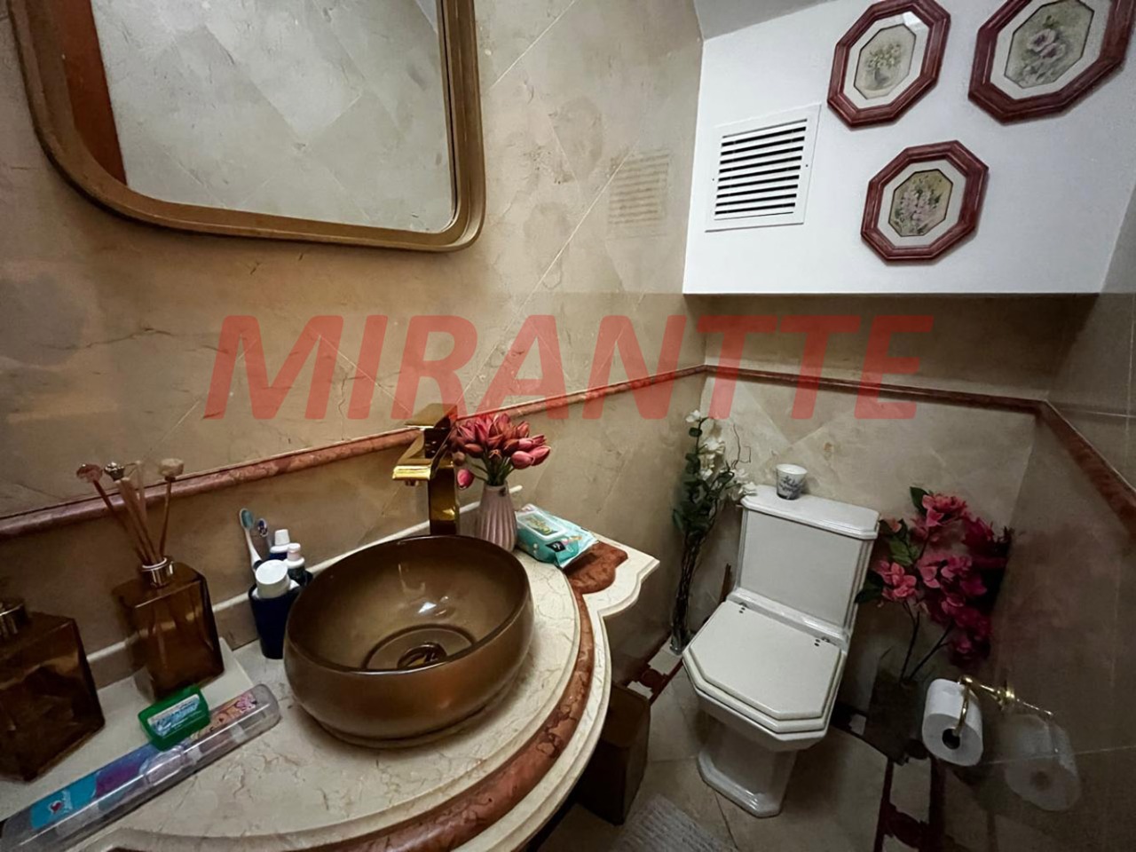 Sobrado de 450m² com 3 quartos em Jardim Itatinga