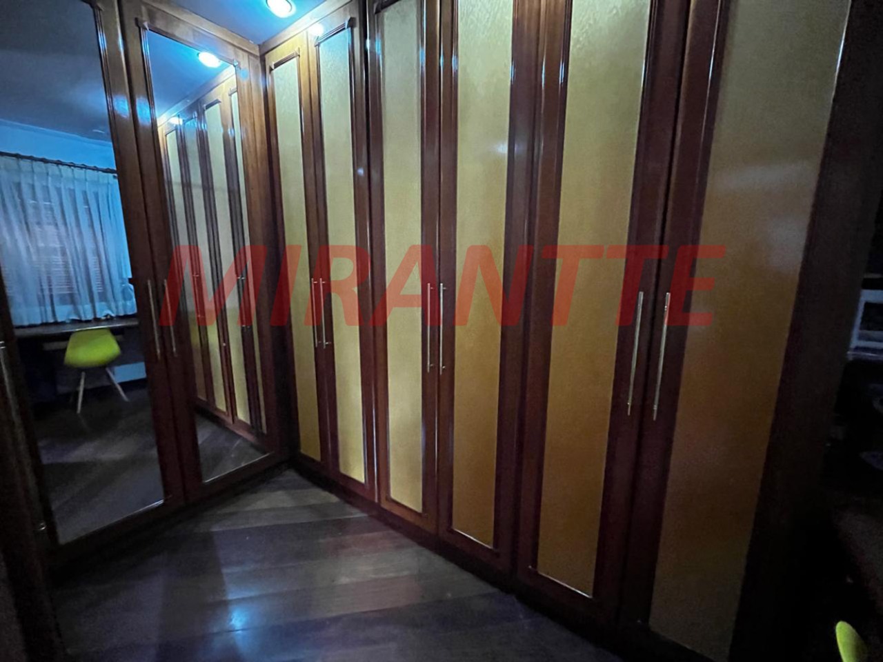 Sobrado de 450m² com 3 quartos em Jardim Itatinga