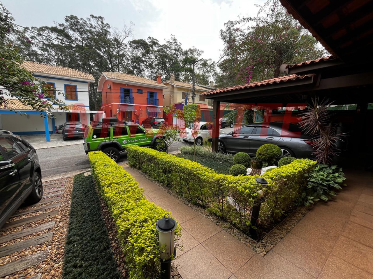 Sobrado de 450m² com 3 quartos em Jardim Itatinga