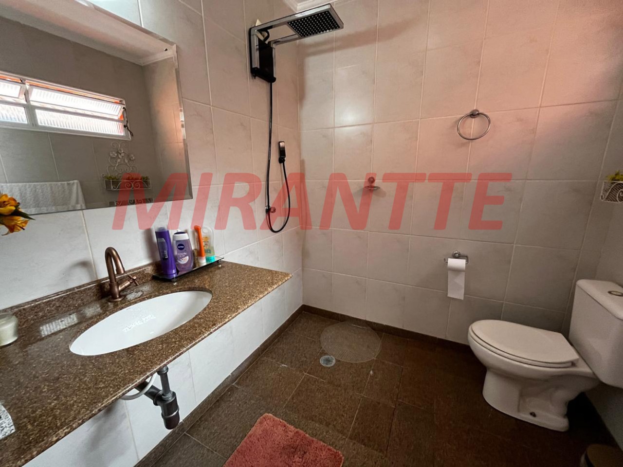 Sobrado de 450m² com 3 quartos em Jardim Itatinga