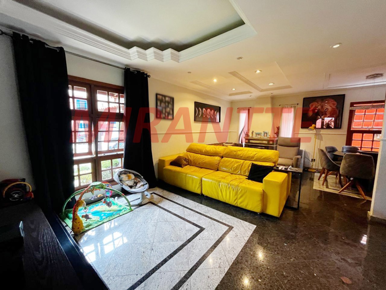 Sobrado de 450m² com 3 quartos em Jardim Itatinga