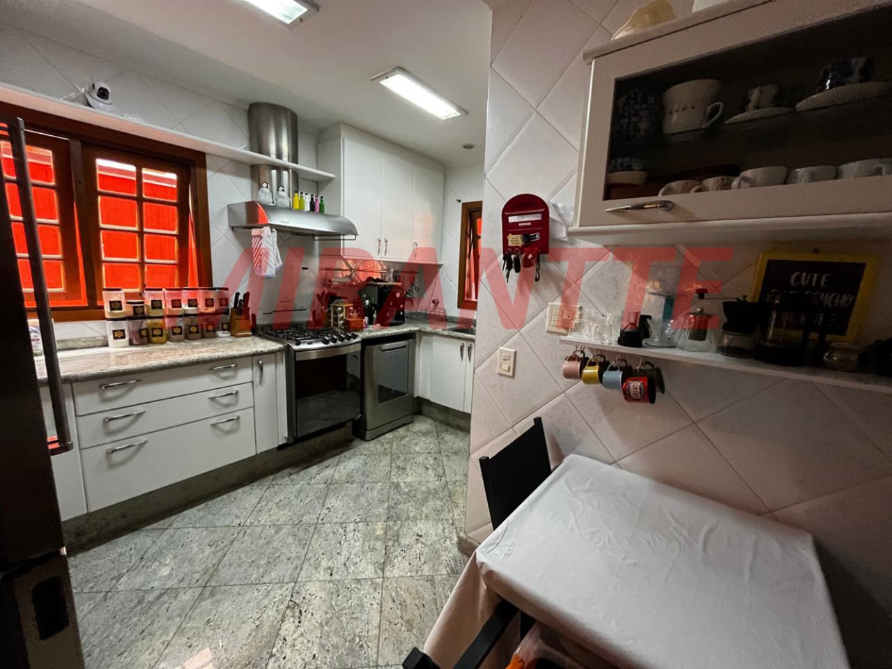 Sobrado de 450m² com 3 quartos em Jardim Itatinga