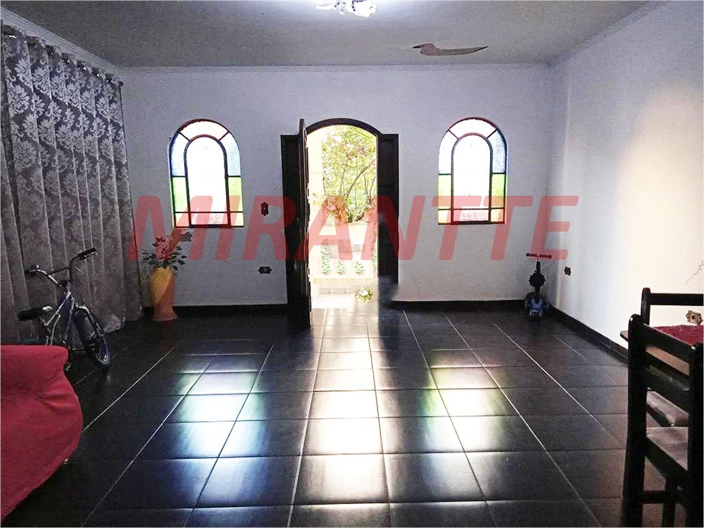 Sobrado de 400m² com 3 quartos em Santa Teresinha