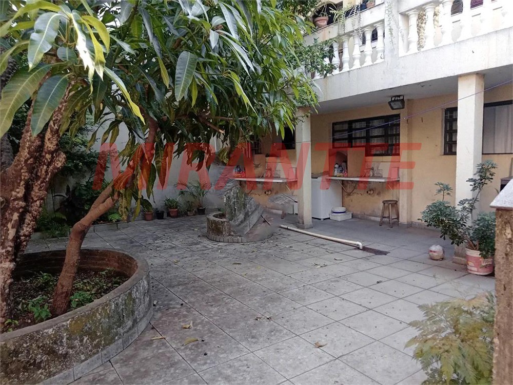 Sobrado de 400m² com 3 quartos em Santa Teresinha