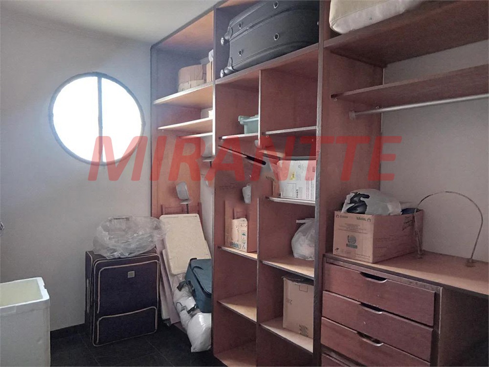 Sobrado de 400m² com 3 quartos em Santa Teresinha