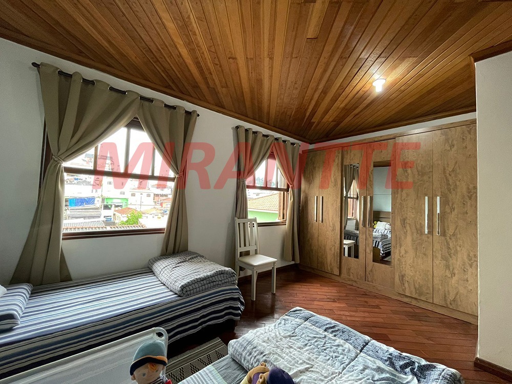 Casa terrea de 300m² com 8 quartos em Vila Mazzei