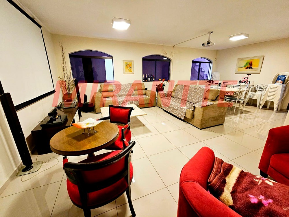 Sobrado de 267m² com 4 quartos em Tucuruvi