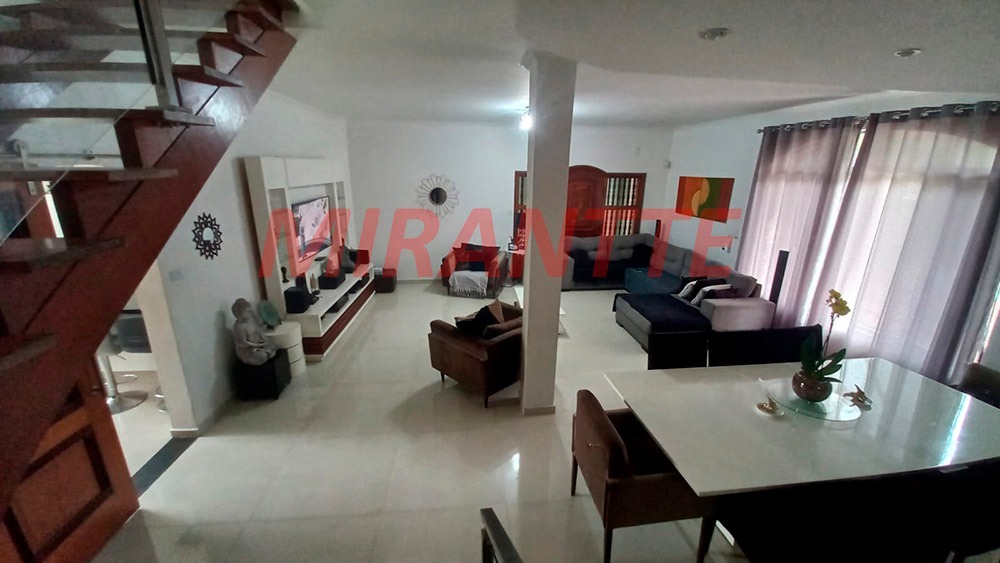Sobrado de 320m² com 4 quartos em Vila Isolina Mazzei