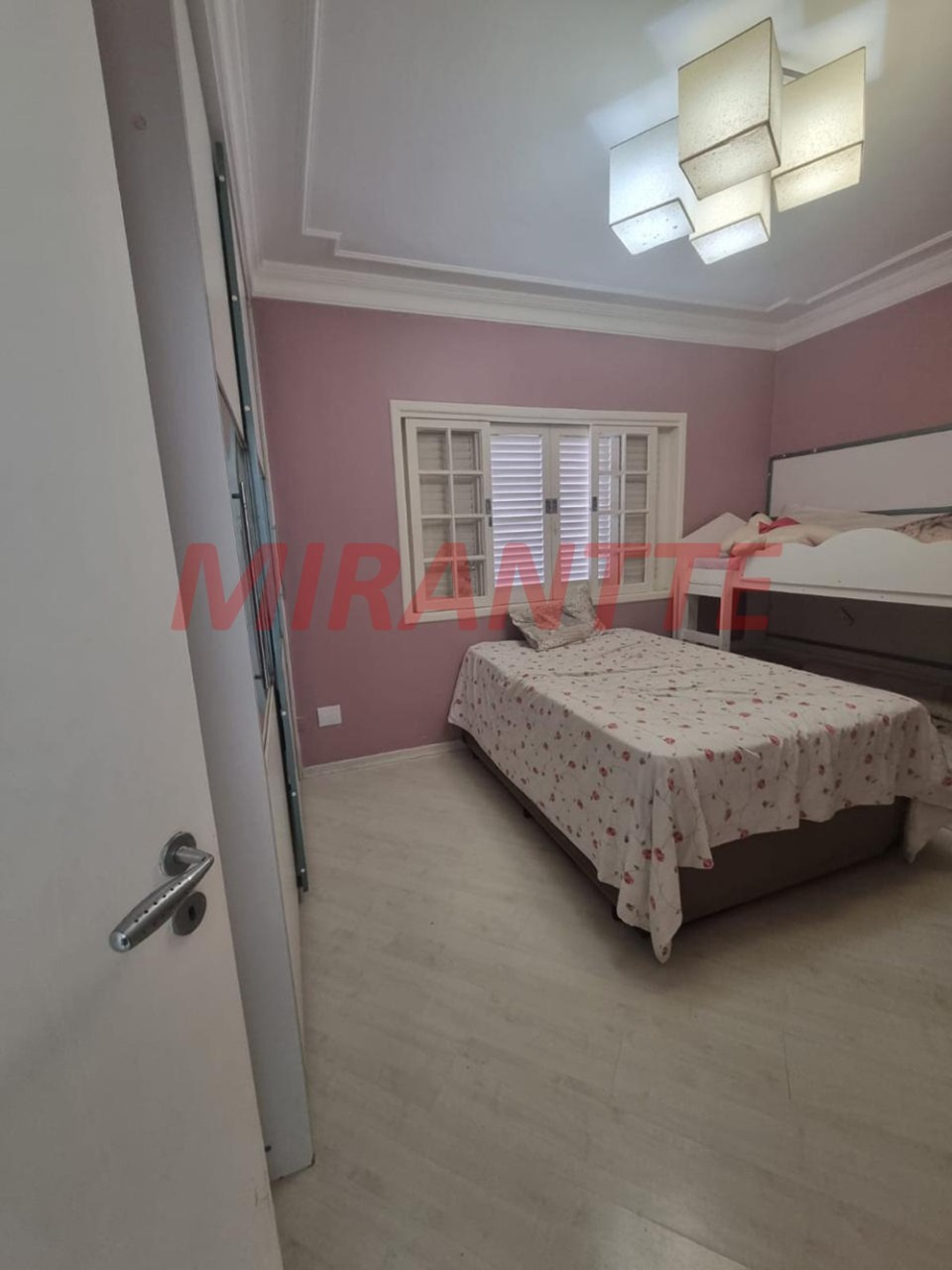 Casa terrea de 300m² com 3 quartos em Vila Santos