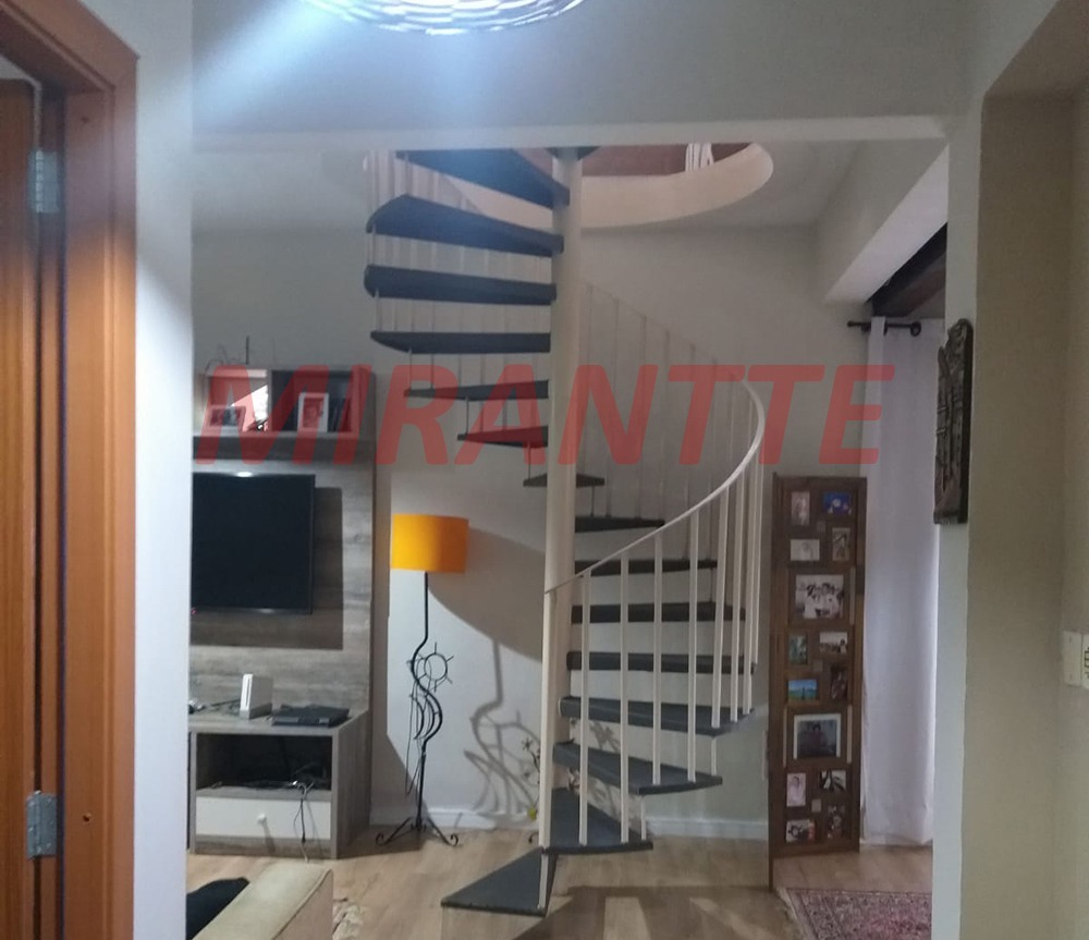 Sobrado de 121m² com 4 quartos em Vila Irmaos Arnoni