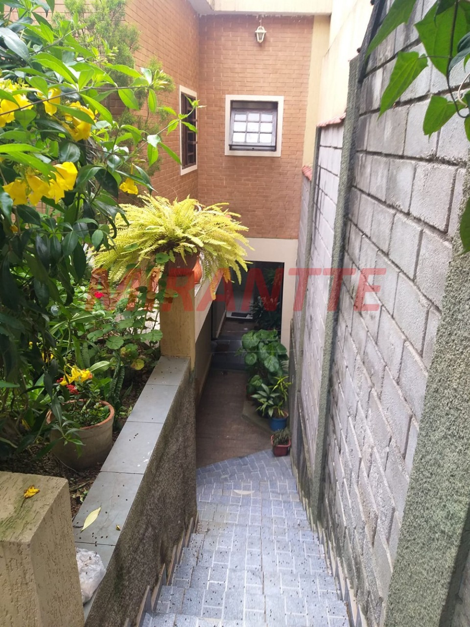Sobrado de 121m² com 4 quartos em Vila Irmaos Arnoni