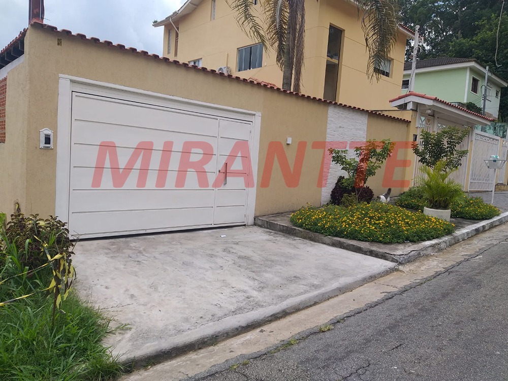 Sobrado de 121m² com 4 quartos em Vila Irmaos Arnoni