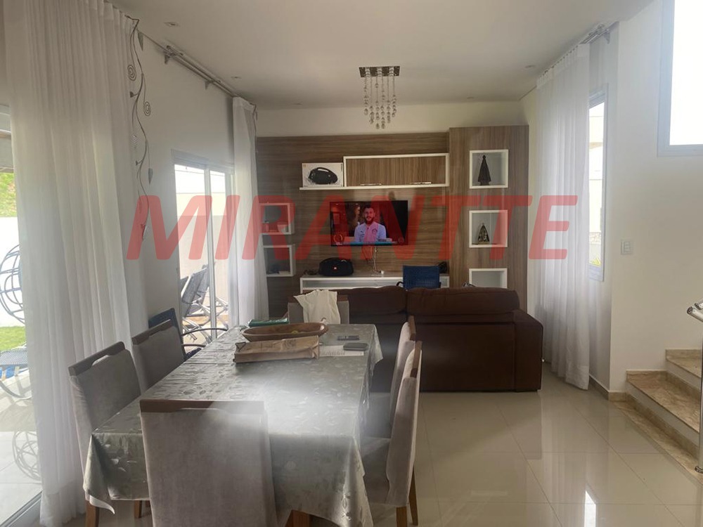 Cond. fechado de 500m² em Santa Isabel