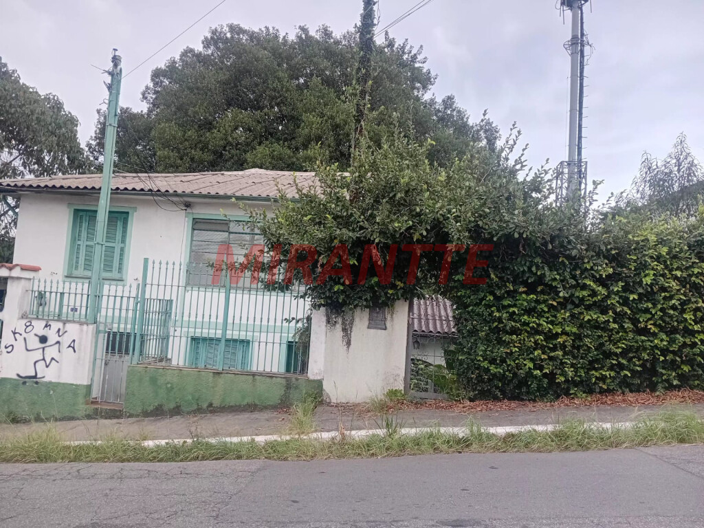Sobrado de 242m² com 4 quartos em Vila Irmaos Arnoni