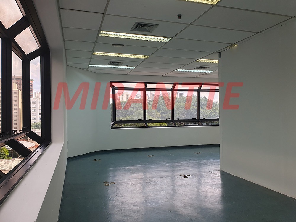Conjunto comercial de 87m² em Centro