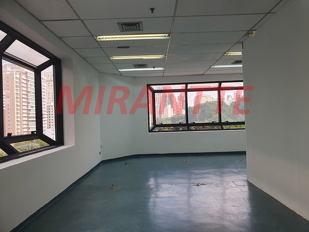 Conjunto comercial de 87m² em Centro