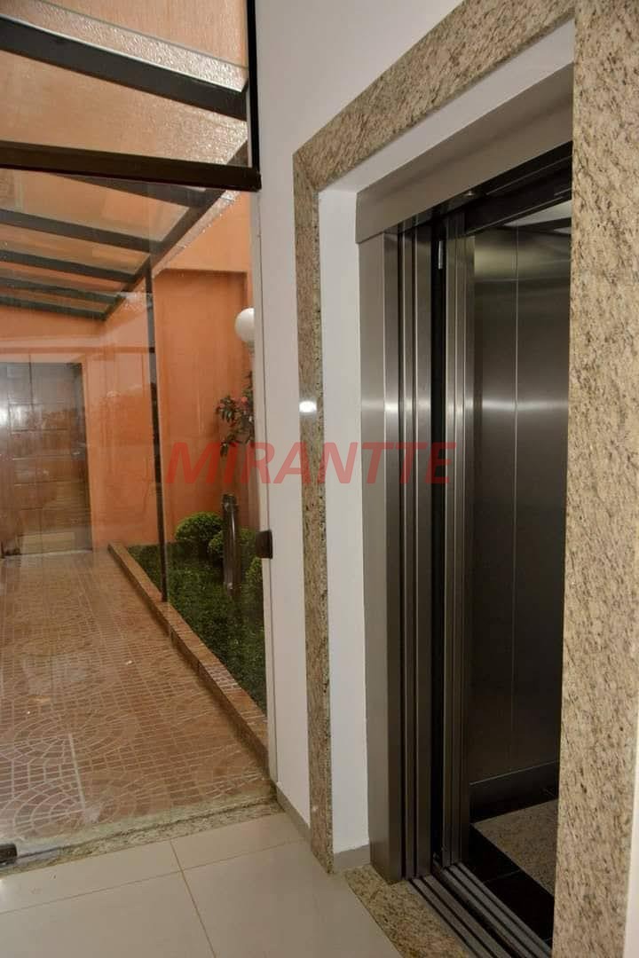 Sobrado de 1450m² com 25 quartos em bairro dos forjos