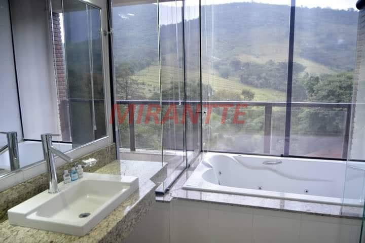 Sobrado de 1450m² com 25 quartos em bairro dos forjos