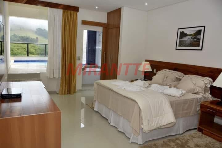Sobrado de 1450m² com 25 quartos em bairro dos forjos