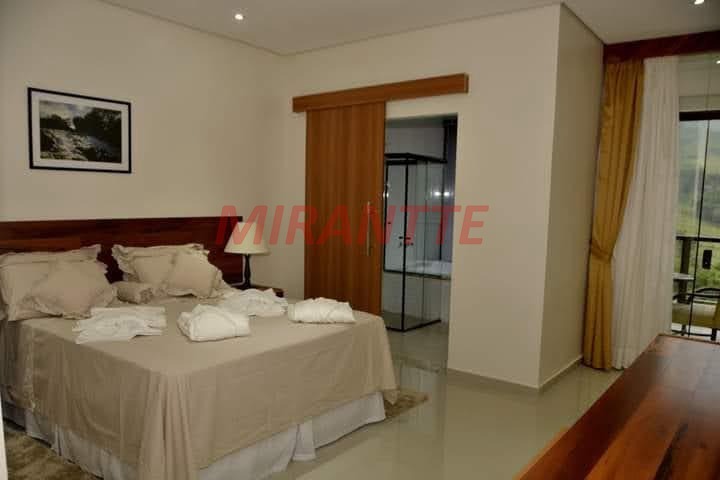 Sobrado de 1450m² com 25 quartos em bairro dos forjos