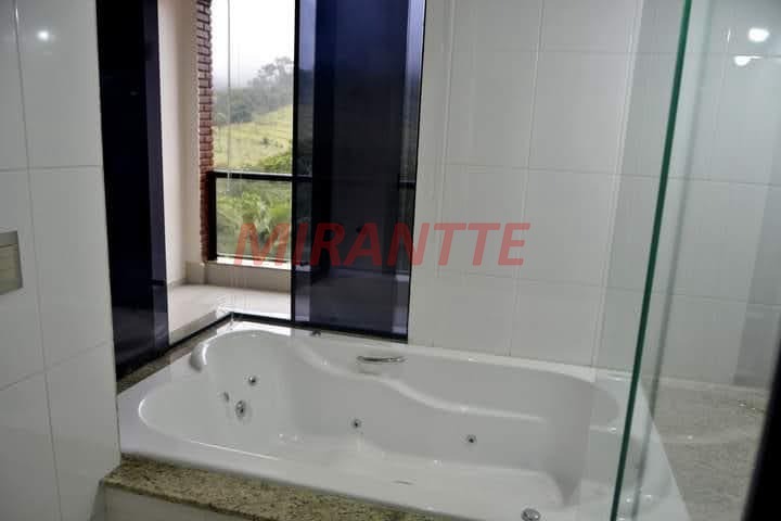 Sobrado de 1450m² com 25 quartos em bairro dos forjos
