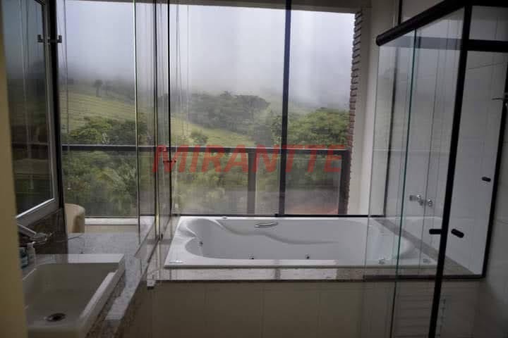 Sobrado de 1450m² com 25 quartos em bairro dos forjos