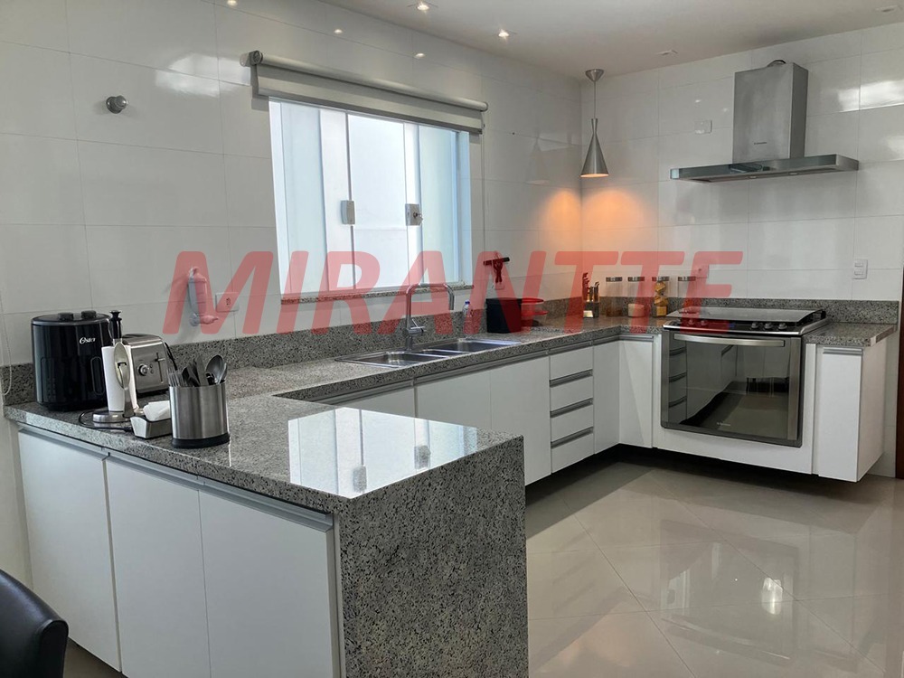 Sobrado de 184m² com 3 quartos em Jardim do Colégio (Zona Norte)