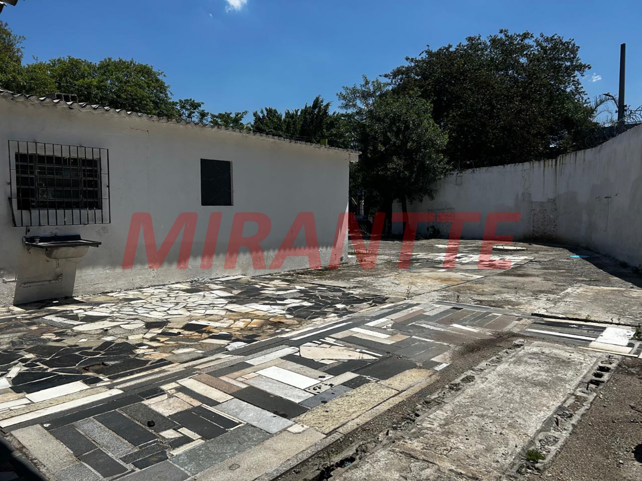 Comercial de 600m² em Imirim