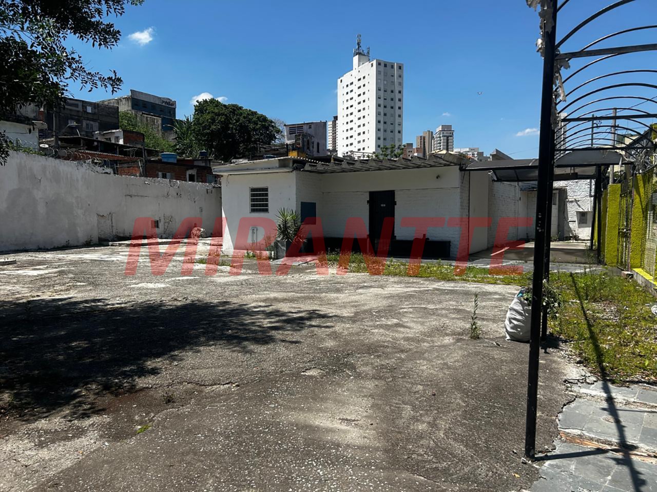 Comercial de 600m² em Imirim