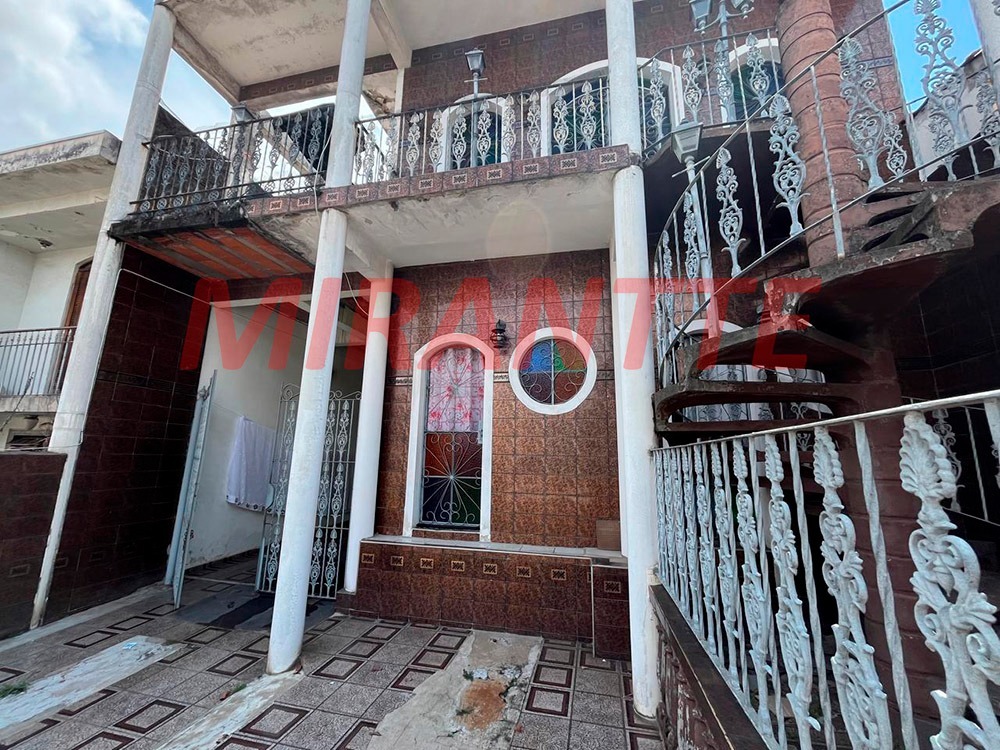 Sobrado de 250m² com 4 quartos em Vila Medeiros