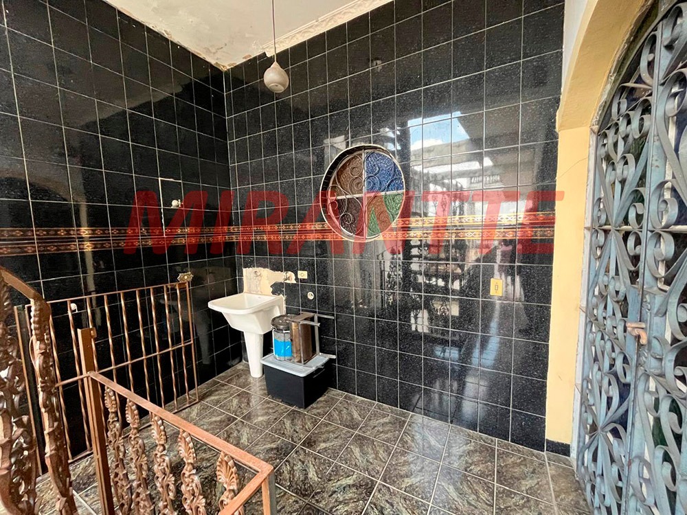 Sobrado de 250m² com 4 quartos em Vila Medeiros