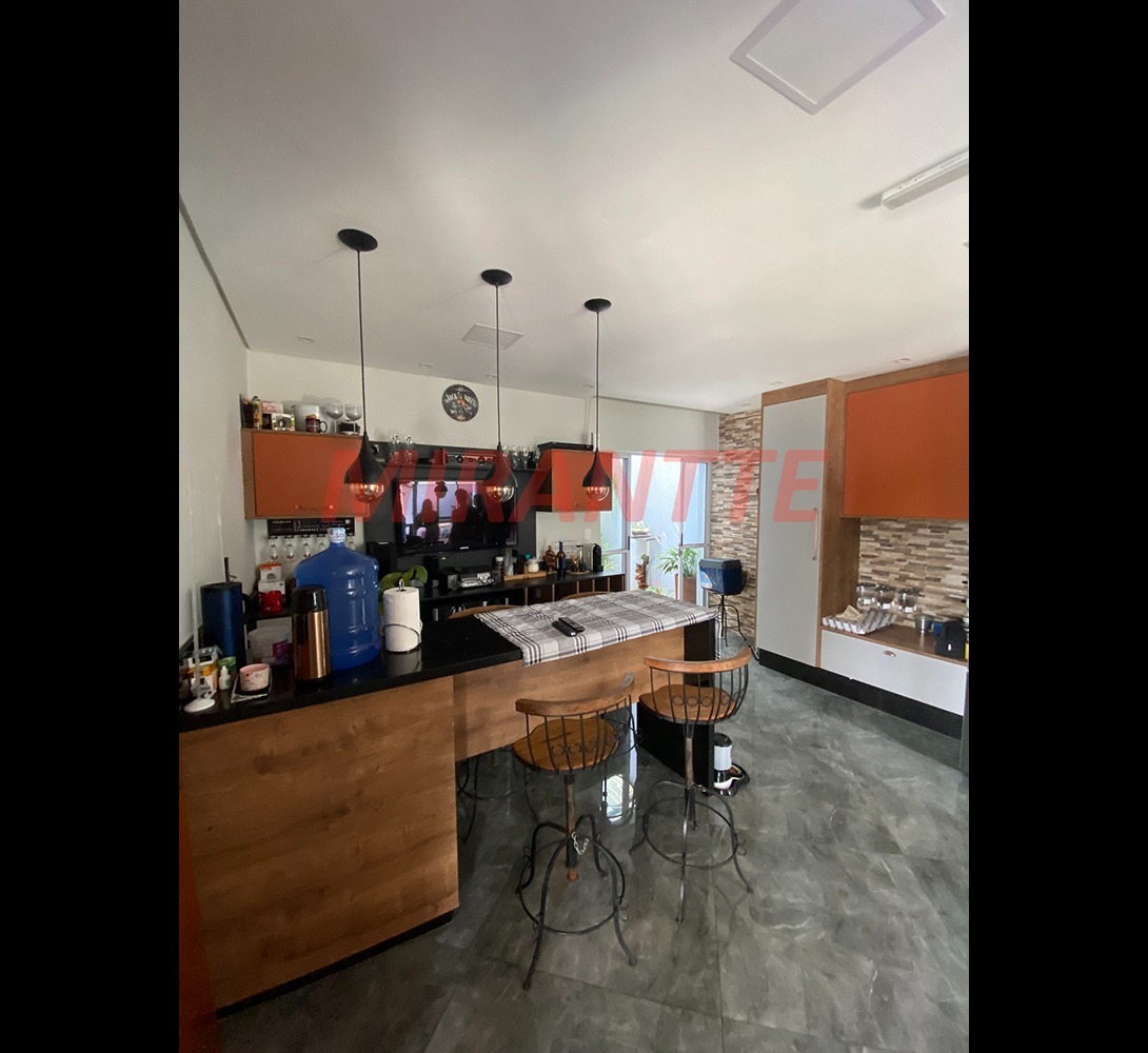 Sobrado de 350m² com 4 quartos em Jardim Ibiratiba